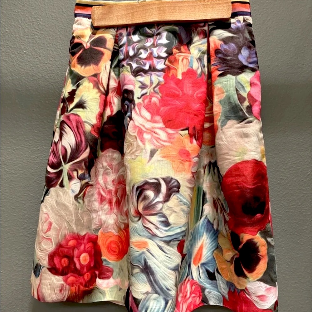 Beautiful condition ted baker size UK 1 floral skirt full skirt